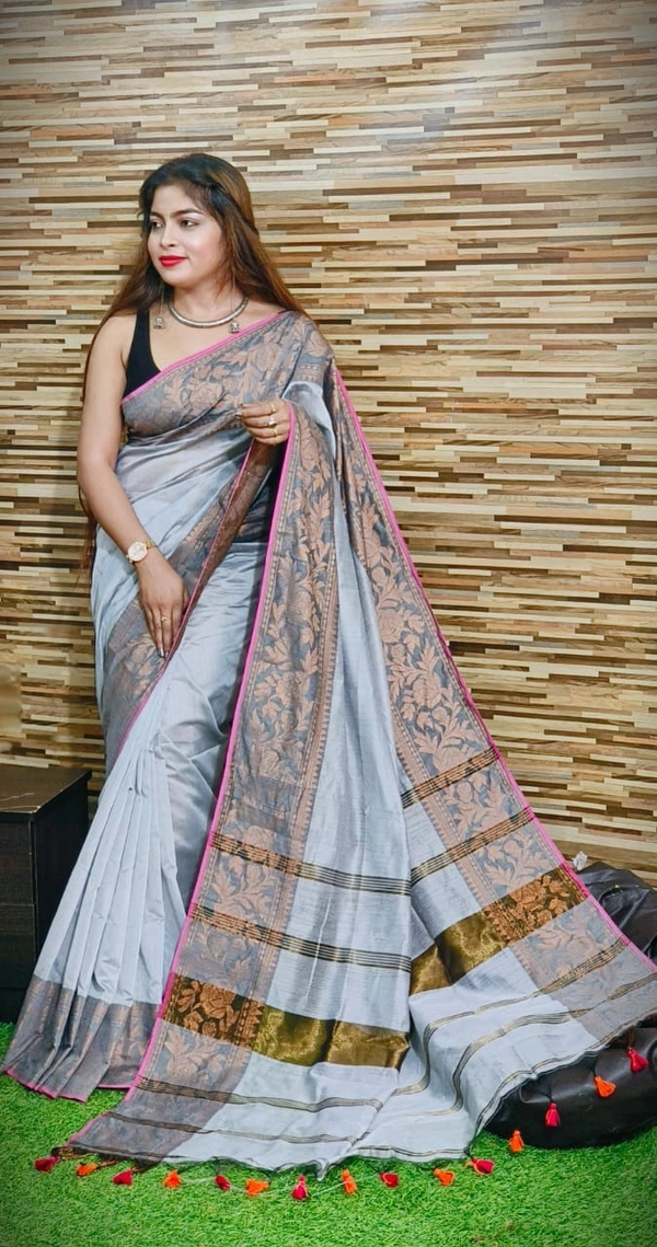 Raja Handloom Copper Zari Floral Woven Border Saree