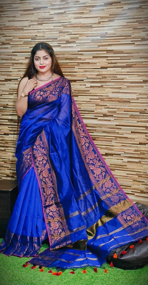 Raja Handloom Copper Zari Floral Woven Border Saree