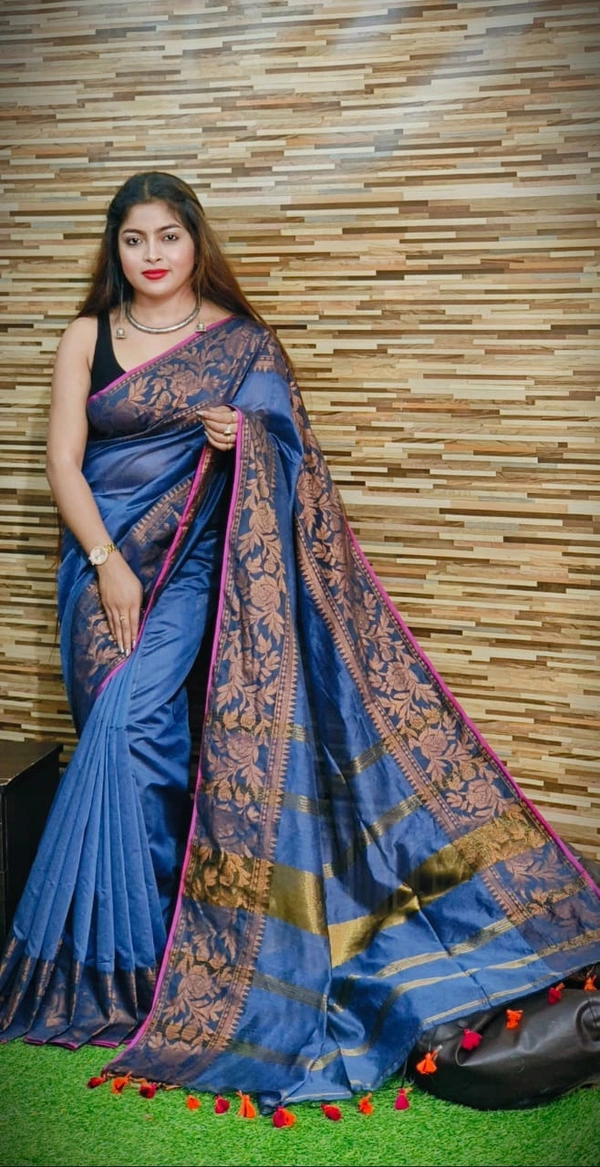 Raja Handloom Copper Zari Floral Woven Border Saree