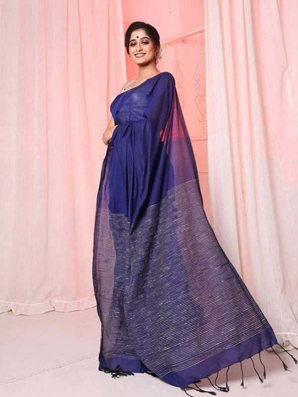 Handloom Solid Color Gichha Strips Pallu Saree - Navy Blue