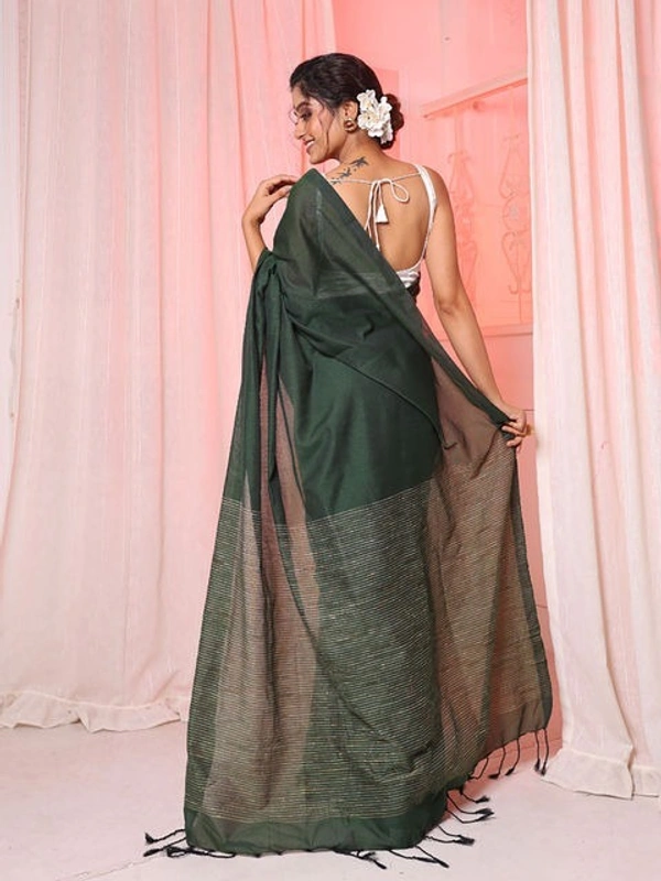 Handloom Solid Color Gichha Strips Pallu Saree - Parsley