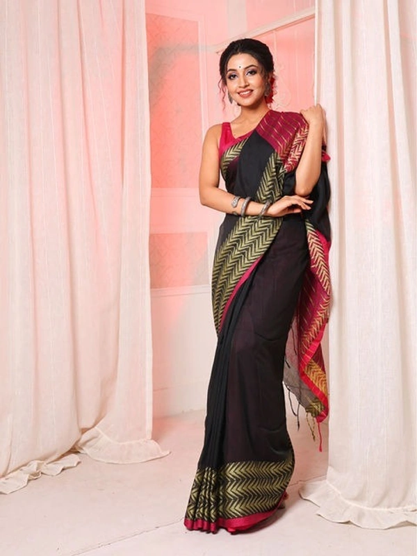Handloom Silver Zigzag Border Saree - Black