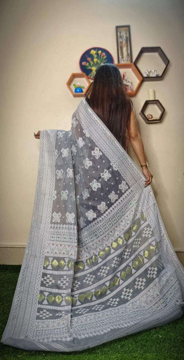 Handloom Traditional Woven Soft Jamdani - Silver