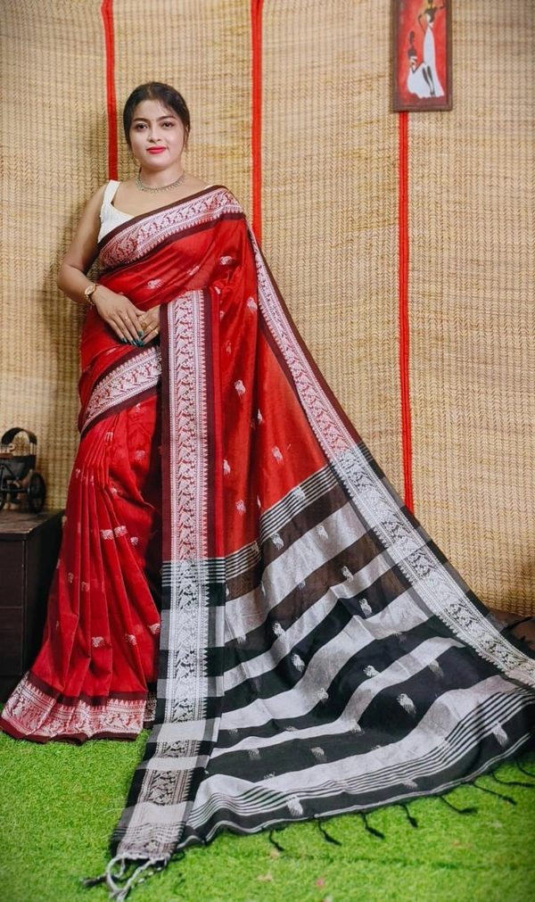 Handloom Woven Floral Work Border Saree