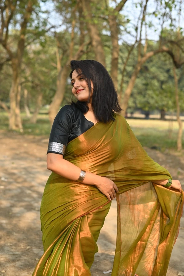 Handloome Solid Color Tissue Cotton Saree - Gold, Med