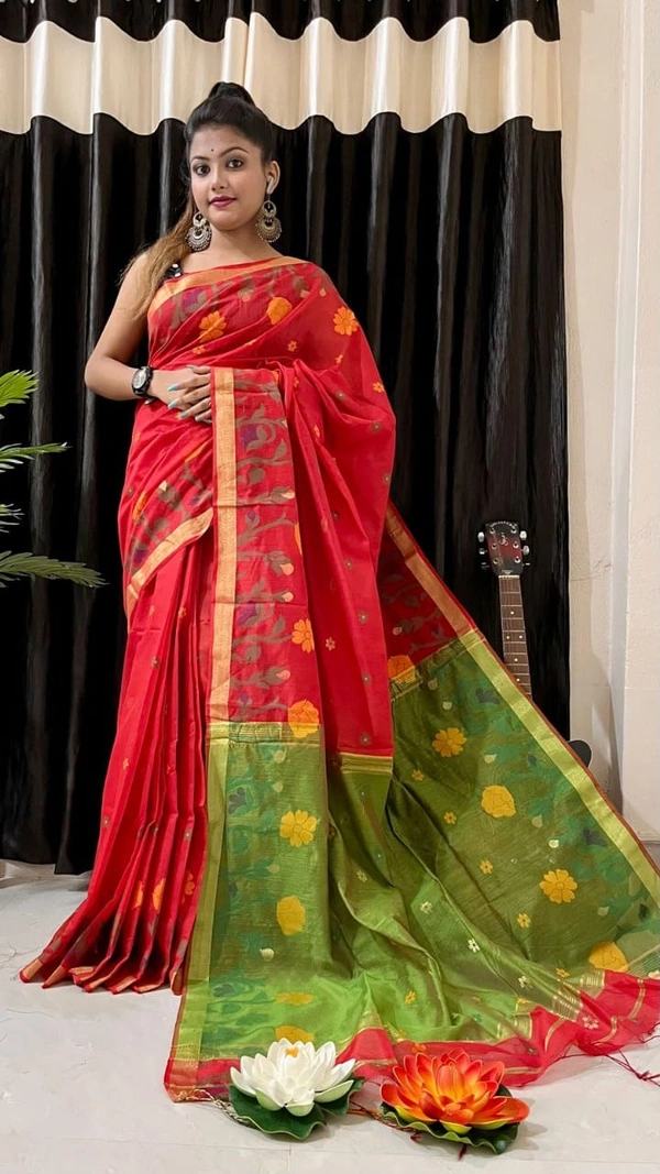 Som Handloom Floral Border Cotton Silk Saree - Red