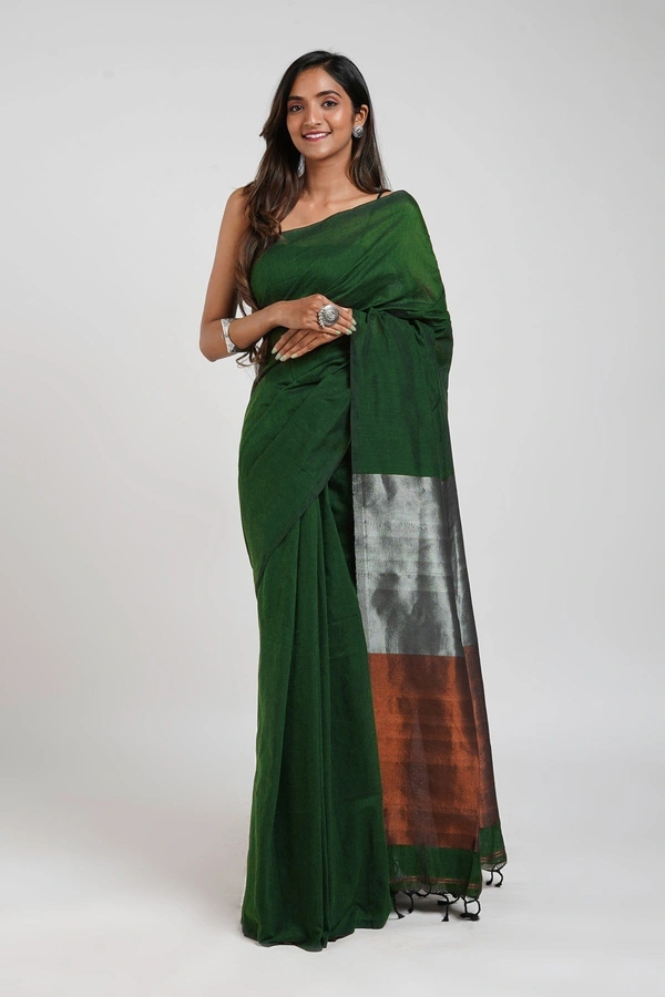 Handloom Solid Color 2D Pallu Saree - Dark Green