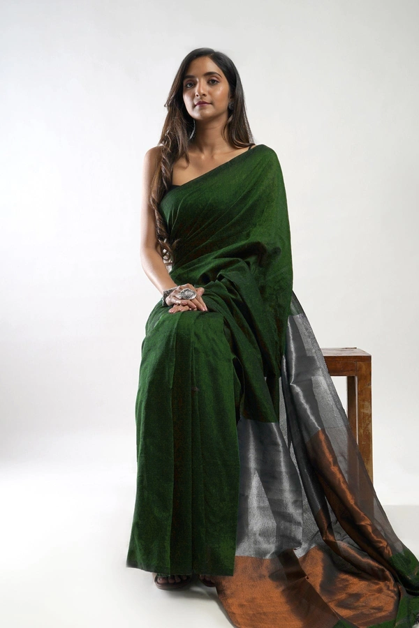 Handloom Solid Color 2D Pallu Saree - Dark Green