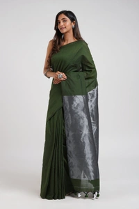Handloom Solid Color 2D Pallu Saree - Black