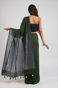 Handloom Solid Color 2D Pallu Saree - Black