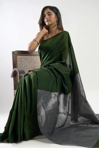 Handloom Solid Color 2D Pallu Saree - Black