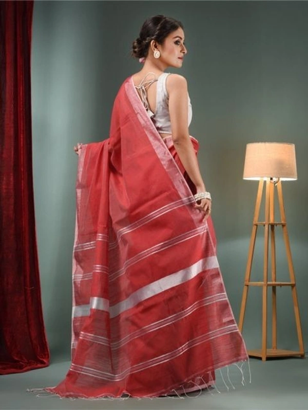 Handloom Slub Cotton Silk Saree - Red