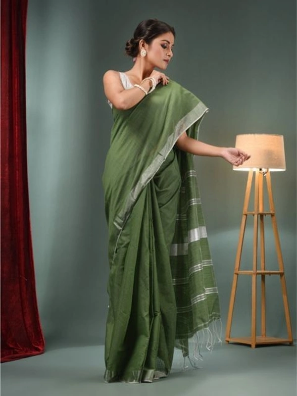 Handloom Slub Cotton Silk Saree - Green Pea