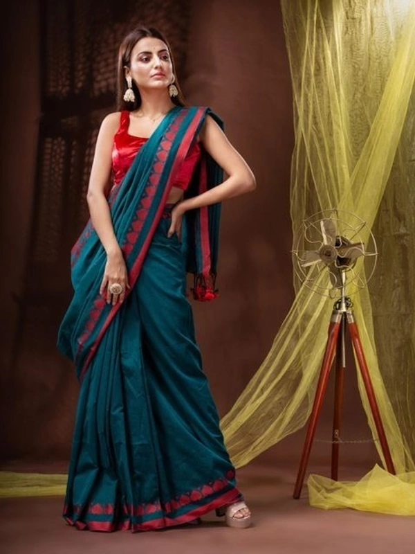 Handloom Heart Weaved Solid Border Saree - Dark Green