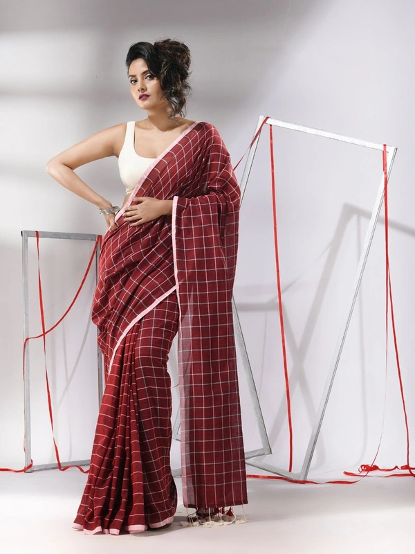 Handloom Cotton Checks Saree - Clairvoyant