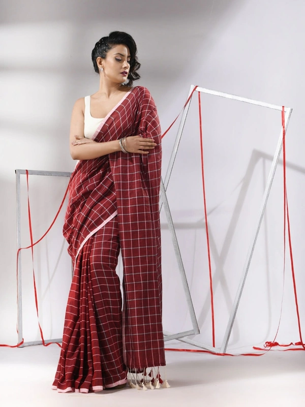 Handloom Cotton Checks Saree - Clairvoyant