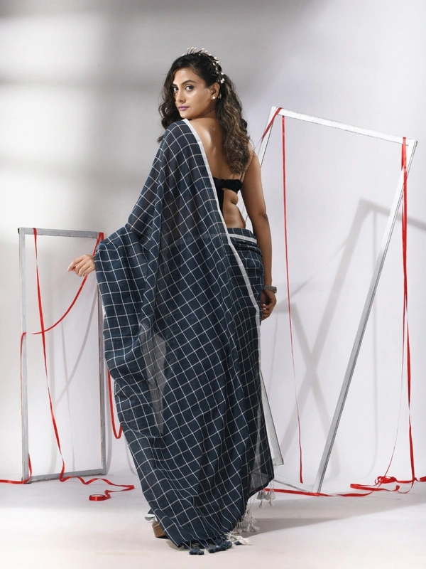 Handloom Cotton Checks Saree - Gray