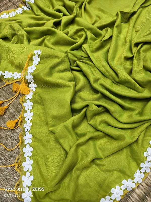 Floral Lace Border Mul Cotton Saree  - Green