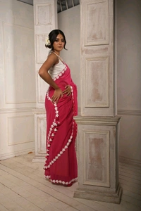 Floral Lace Border Mul Cotton Saree  - Stiletto