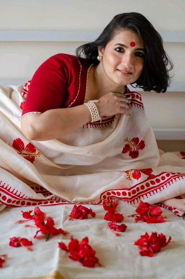 Floral Hand Block Cotton Saree With Red BP - White, Mix Cotton