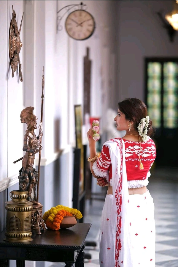 Embroiderd Jamdani Border Cotton Saree  - White