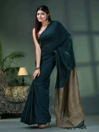 Handloom Solid Color Slab Gichha Pallu Saree - Dark Green