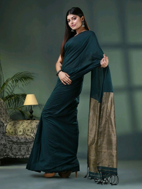 Handloom Solid Color Slab Gichha Pallu Saree - Dark Green