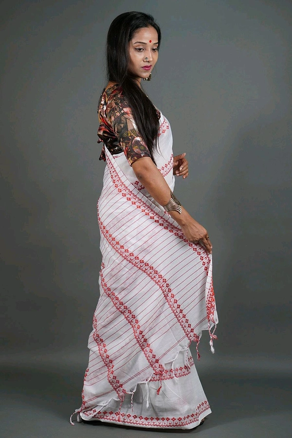 Woven Cross Chain Cotton Saree  - White & Red
