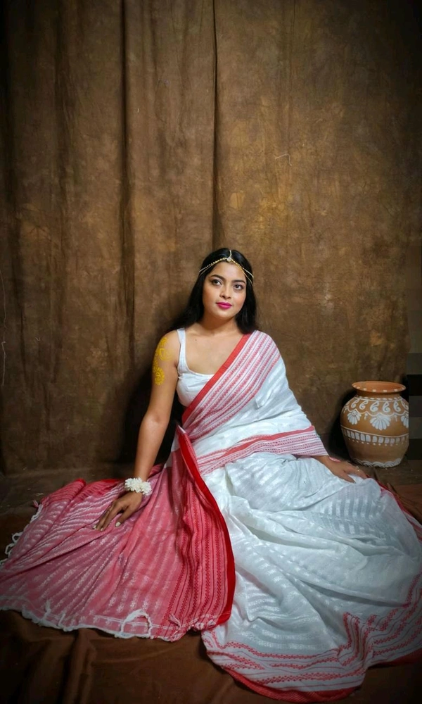 Woven Red White Cotton Saree - White & Red