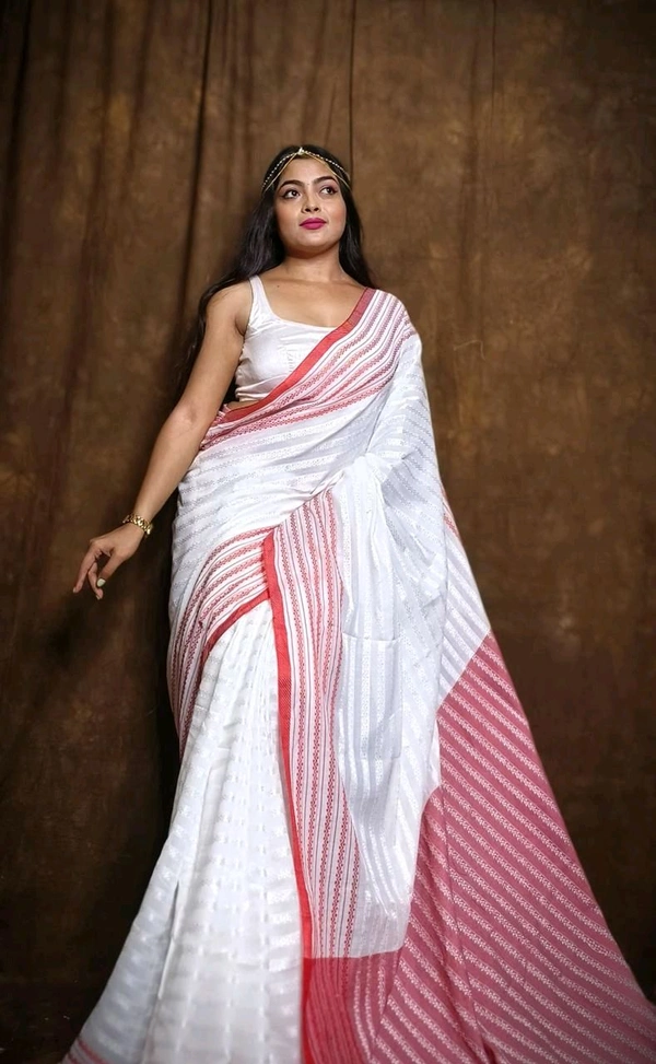 Woven Red White Cotton Saree - White & Red