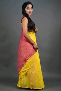 Golden Border Contrast Pallu Saree - Gold & Pink