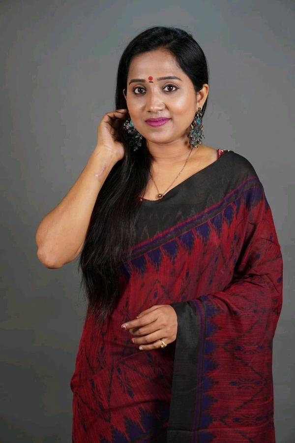 Slab Khadi Sambalpuri Print Saree - Red