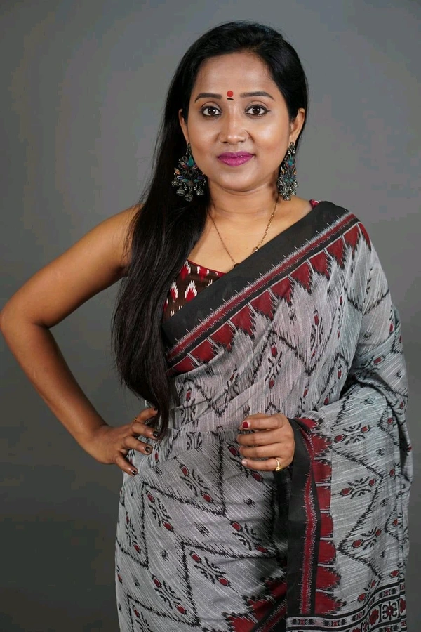Slab Khadi Sambalpuri Print Saree - Gray