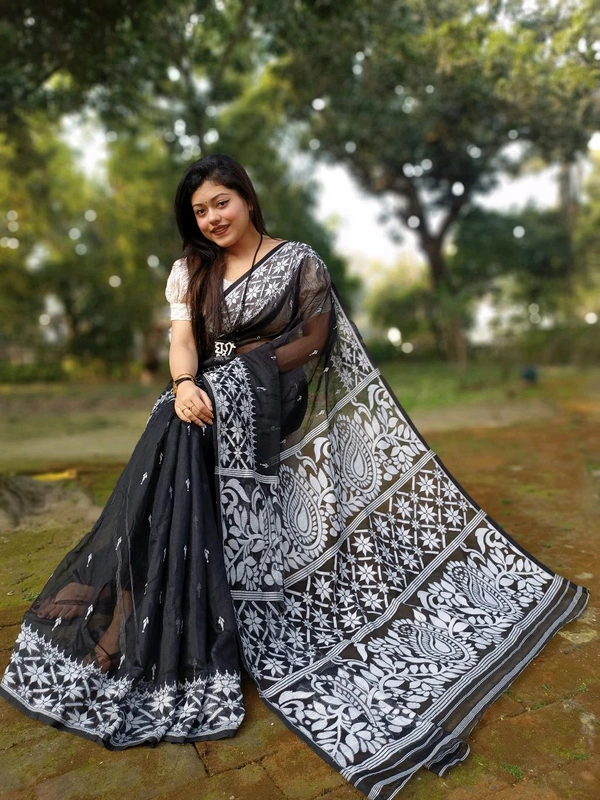Traditional Bengal Alpana Woven Jamdani  - Black, With Blouse Piece