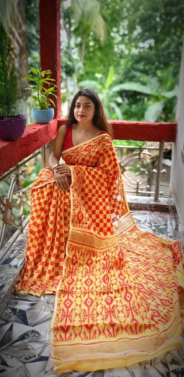 Traditional Woven Pallu Jamdani - Red & Yellow