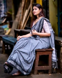 Cross Check Temple Border Cotton Saree - Gray