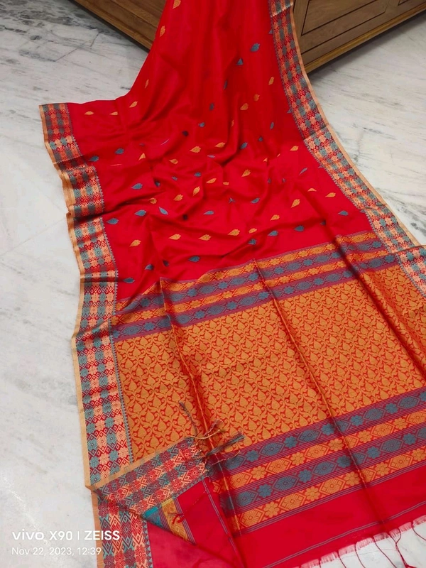 Authentic Handwoven Matka Silk Saree  - Red
