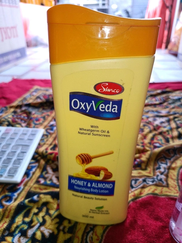 Oxyveda Body Lotion Honey And Almond Flavour  - Yellow