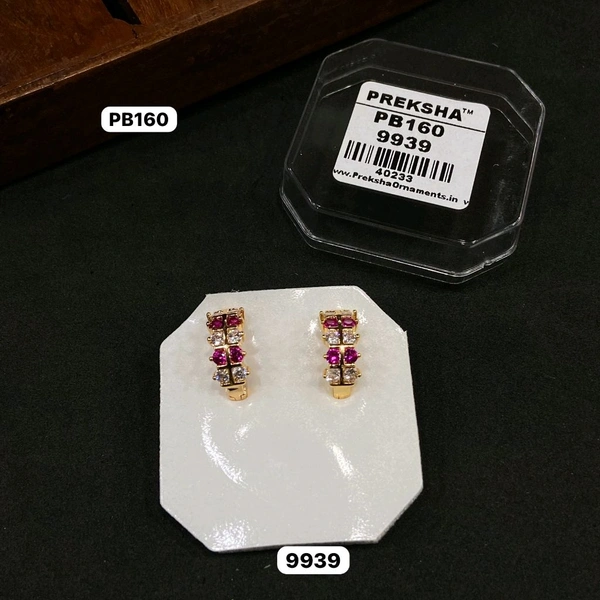 Earrings 