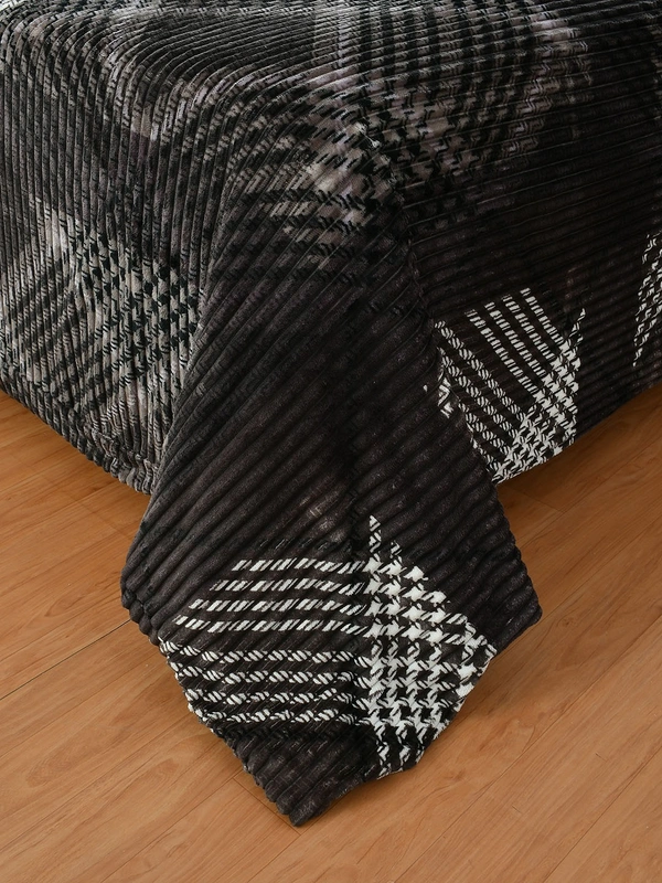 MORADO 190 GSM Flannel Super Soft Warm Double Bed Quilt Cover/Duvet Cover/Rajai Cover/Blanket Cover for Winters with Zipper -90x100 Inches, Dark Grey - 90x100 Inches, Dark Grey