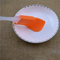 SPATULA AND PASTRY BRUSH FOR CAKE DECORATION