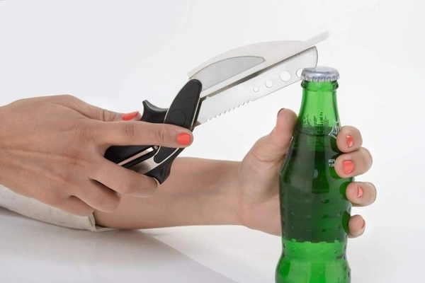 STAINLESS STEEL 4 IN 1 CLEVER CUTTER, BLACK