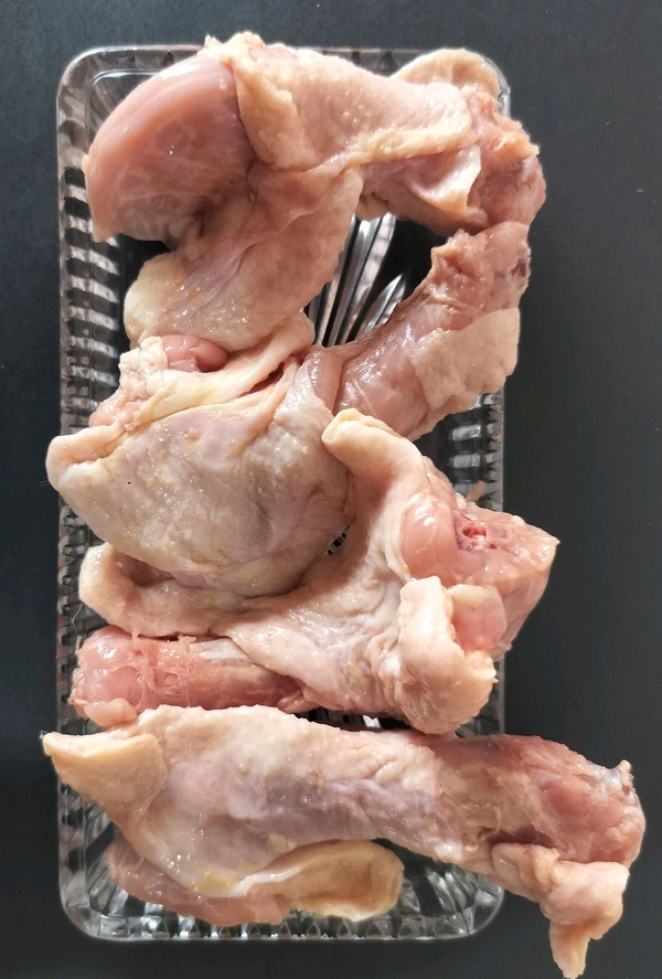 Neck Withskin (SELF PICKUP) 2kg Pack 