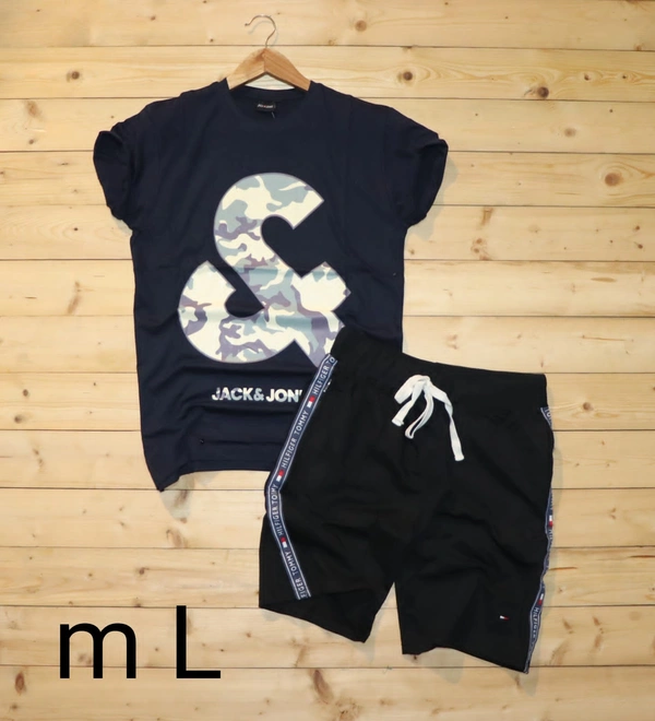 T-SHIRT + SHORTS  - xl