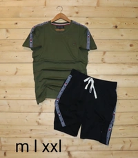 T-SHIRT + SHORTS  - xl