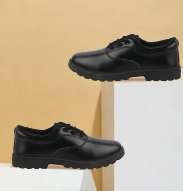 Funday School Shoes Boys Size 5