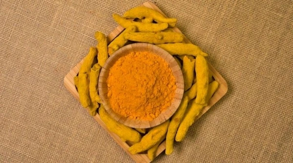 WE KART Whole Turmeric Sticks-1Kg Organically Grown Haldi Sabut Haldi