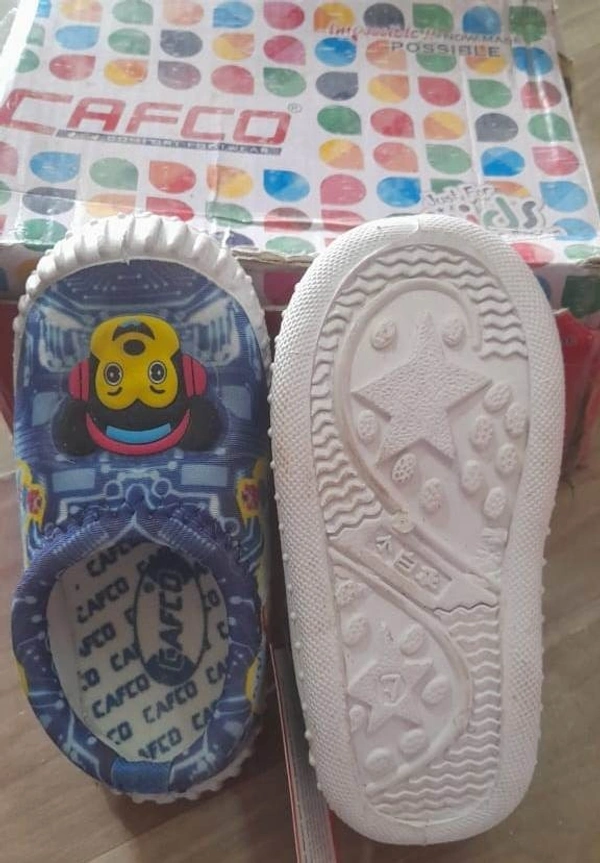 CAFCO Kids cloth shoe size 7