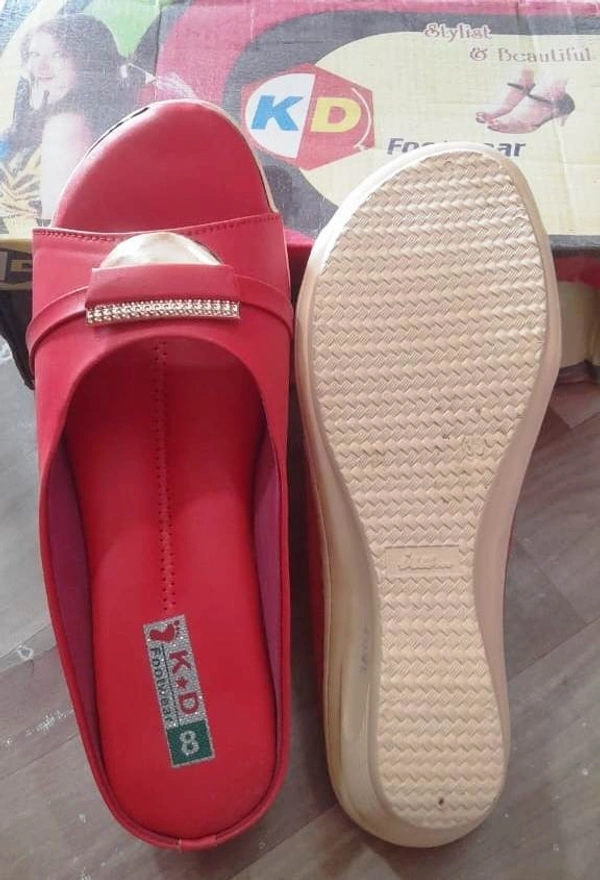 KD Women Jutti Red size 6