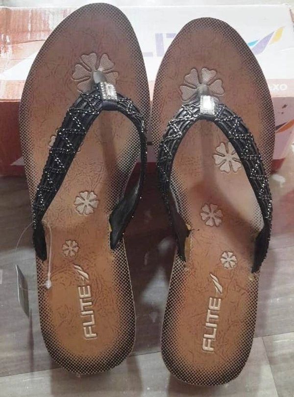 RELAXO Flite Women flat sandal size 7